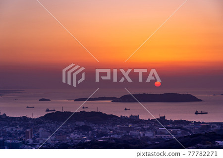 Evening view of Mutsure Island to the west from Hinoyama Park in Shimonoseki City, Yamaguchi Prefecture 77782271