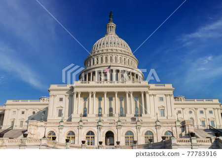 The United States pf America capitol building on a sunny day. 77783916