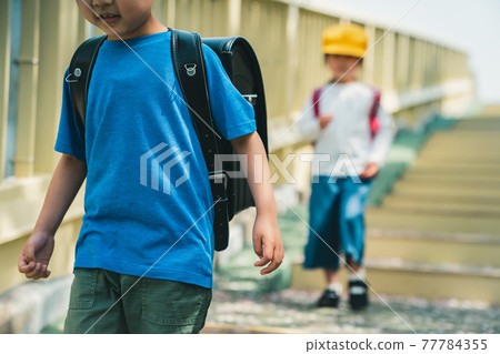 小學生一年級 77784355