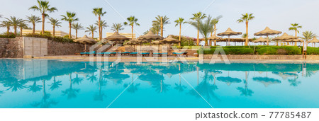 Swimming pool Swimming pool 77785487