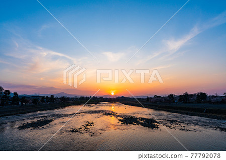 Kyoto early morning Arashiyama 77792078