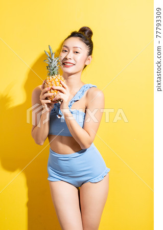 Woman, bikini, summer 77793309