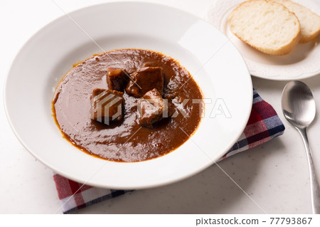 Beef tendon stew 77793867