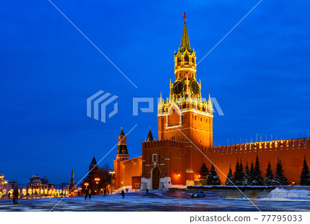 Night view of Spasskaya Tower of the Moscow Kremlin and wall of the Kremlin with illumination 77795033