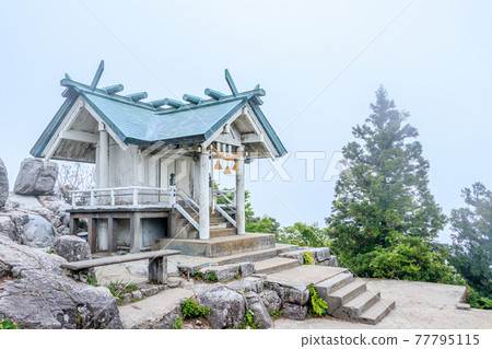 福岡縣太宰府市上宮，霧濛濛的鐮戶神社峰頂 77795115