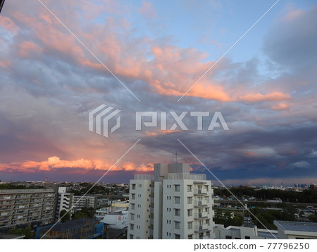 燃燒出鮮紅色! .. ..這是一個燃燒的風景! .. .. 燃燒出鮮紅色! .. ..這是一個燃燒的風景! .. .. 77796250