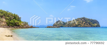 Beautiful sand beach with crystal clear water at Koh Phak Bia Island in Andaman sea at Krabi, Thailand 77796692