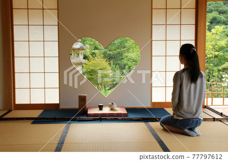 京都精進院心形窗與女人 77797612
