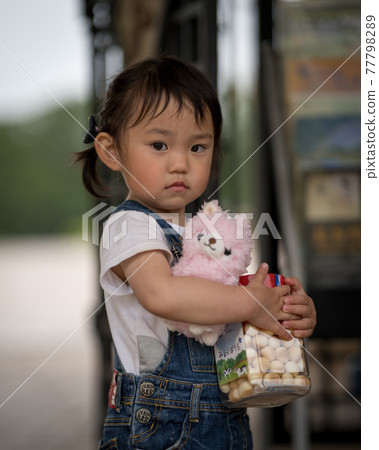 Plush toys and girls 77798289