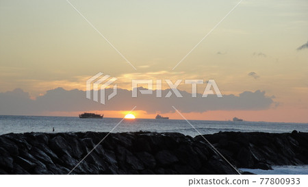 [Hawaii] Ala Moana, Magic Island Lagoon and Sunset 77800933