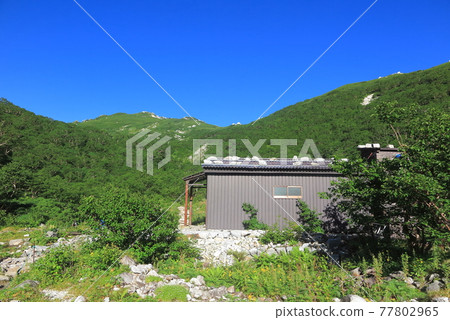 內阿爾卑斯山中的宇都木岳避難小屋 內阿爾卑斯山中的宇都木岳避難小屋 77802965