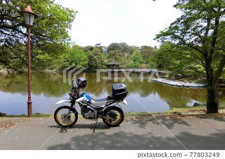 奈良市的浮見堂是八角廳 77803249