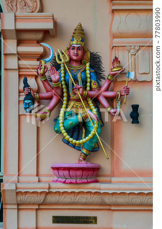 【新加坡風景】印度教寺廟的五彩神像 77803990