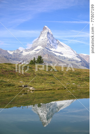 Rize and upside down Matterhorn (Switzerland) Rize and upside down Matterhorn (Switzerland) 77807199