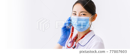 A nurse who is contacted for an emergency A nurse who is contacted for an emergency 77807603