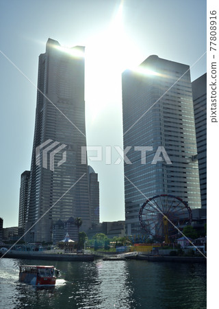 Landmark Tower and pleasure boat Landmark Tower and pleasure boat 77808916