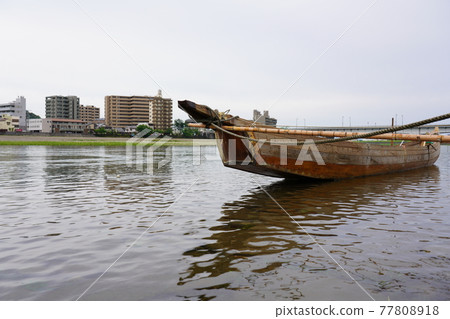 Nagara River in the rainy morning Nagara River in the rainy morning 77808918