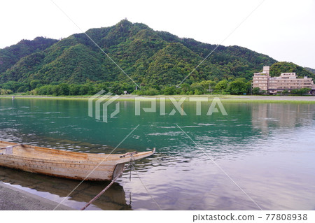 Nagara River and Gifu Castle on the morning of the rainy season Nagara River and Gifu Castle on the morning of the rainy season 77808938