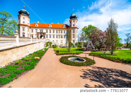 Mnisek pod Brdy - romantic castle 77811077