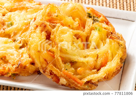 Kakiage（炒蔬菜）。 77811806