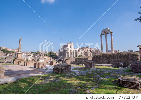 Roman Forum, the center of ancient Rome 77812437