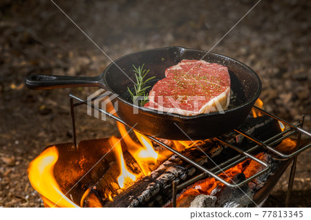 戶外牛排燒烤派對 戶外牛排燒烤派對 77813345