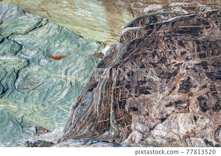Nagatoro Valley, schist near the upper cobblestones, Nagatoro Town 77813520
