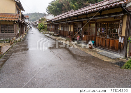 島根縣織田市，下雨的石見銀山銀山大森的街道 77814293
