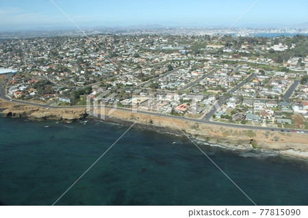 An aerial walk on a small plane An aerial walk on a small plane 77815090