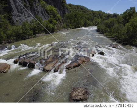 豐平河因大壩洩洪而上升（與航拍同時拍攝的視頻資料） 77815435