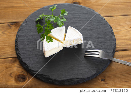 Queen of cheese Camembert Queen of cheese Camembert 77818150
