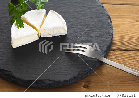 Queen of cheese Camembert Queen of cheese Camembert 77818151