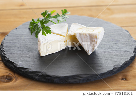 Queen of cheese Camembert 77818161