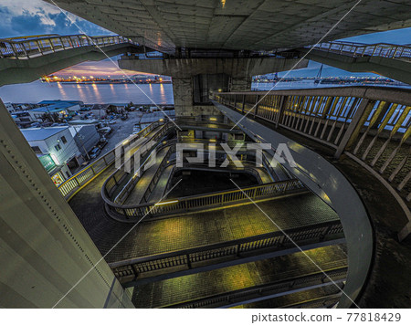 Konohana Ohashi Loop Pedestrian Bridge Konohana Ohashi Loop Pedestrian Bridge 77818429