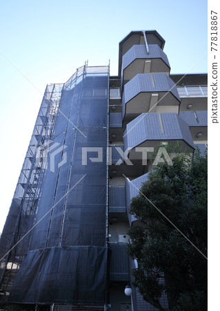 Scaffolding for large-scale condominium repairs 77818867