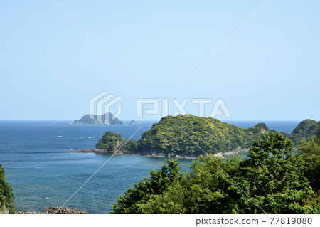 從赤崎展望台眺望赤野島（右）和大島（後左）[三重縣北室區紀北町] 77819080