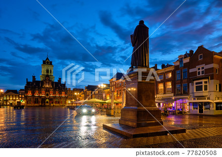 Delft Market Square Markt in the evening. Delfth, Netherlands Delft Market Square Markt in the evening. Delfth, Netherlands 77820508