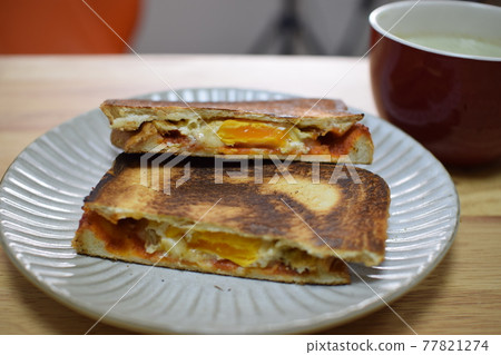 Breakfast with hot sandwich Breakfast with hot sandwich 77821274