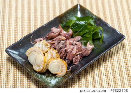 Seafood snacks Wakame seaweed, firefly squid, scallops Seafood snacks Wakame seaweed, firefly squid, scallops 77822508