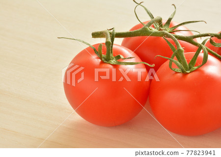 Tomato   77823941