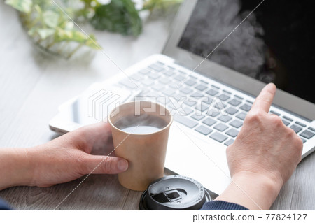 Business woman Business woman 77824127