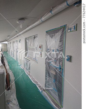 公寓粉刷工作的固化 77824417