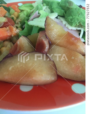 果盤李子 77827832