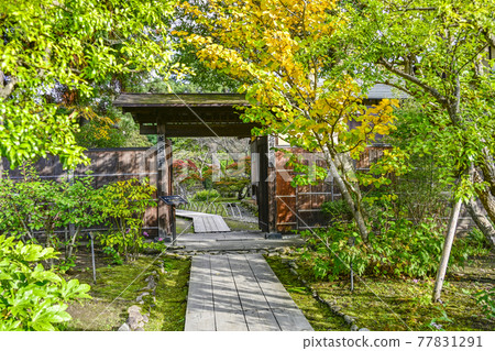 會津鬆平庭園禦藥園入口（會津若松市） 77831291