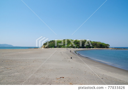 Okinoshima Island and land-connected sand bar (Tombolo) / Tateyama City, Chiba Prefecture 77833826