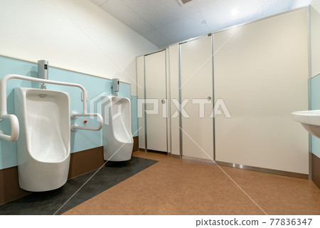 Men's public toilet 77836347