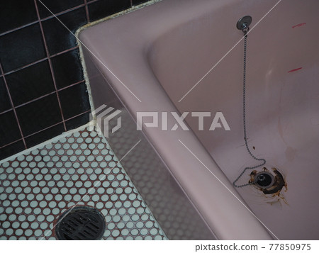 Bath remodeling 77850975