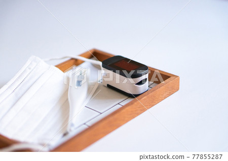 Pulse oximeter, mask, thermometer Pulse oximeter, mask, thermometer 77855287