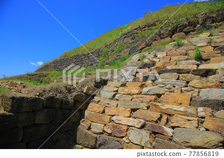 Castle ruins Castle ruins 77856819