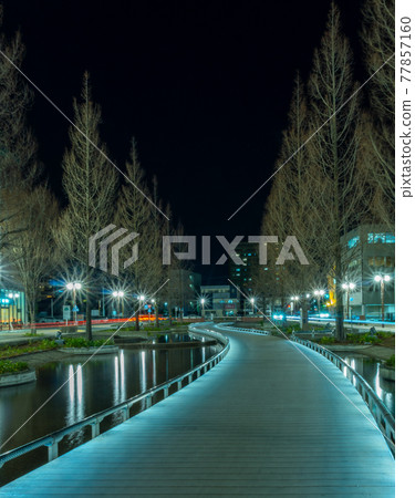 輕的光跡 77857160